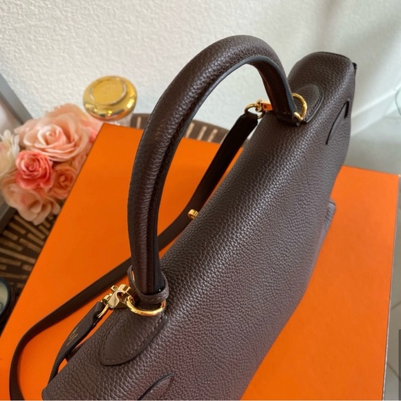 ❌SOLD❌Hermes Kelly 35 Chocolate brown With Gold Hardware- Full Set - Picture 9 of 13